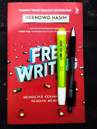 Mengikat Makna dengan Menulis